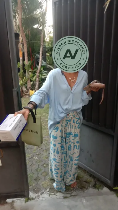 AVERON customer receiving their delivery in Bali, photo 9